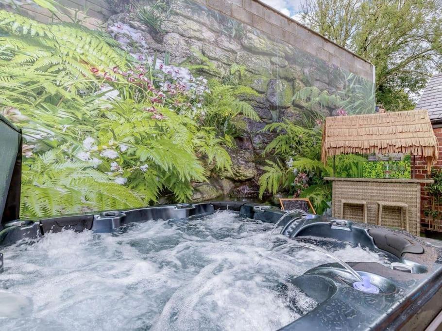 Dawns House Cromford, Peak District, Hot Tub, For 6 - Stunning Views Apartman Kültér fotó